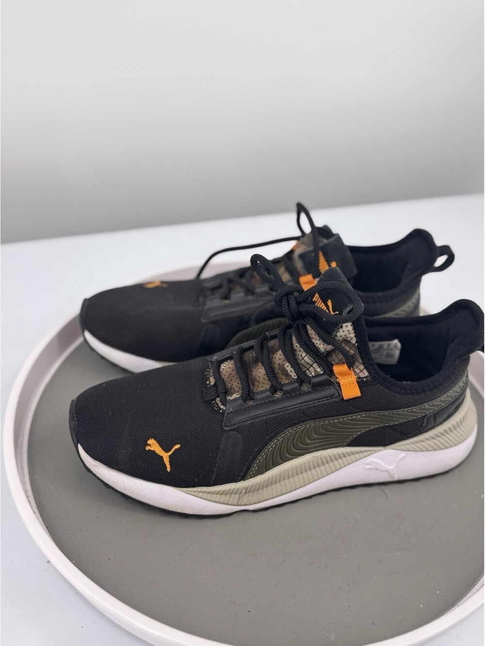 PUMA Pacer Future Street Sashiko Running Shoe Mens size 8 Black Orange trainer